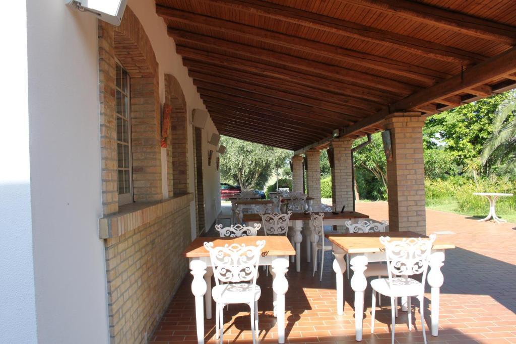 Country-House Pecora Nera Pensionat Mosciano SantʼAngelo Exteriör bild