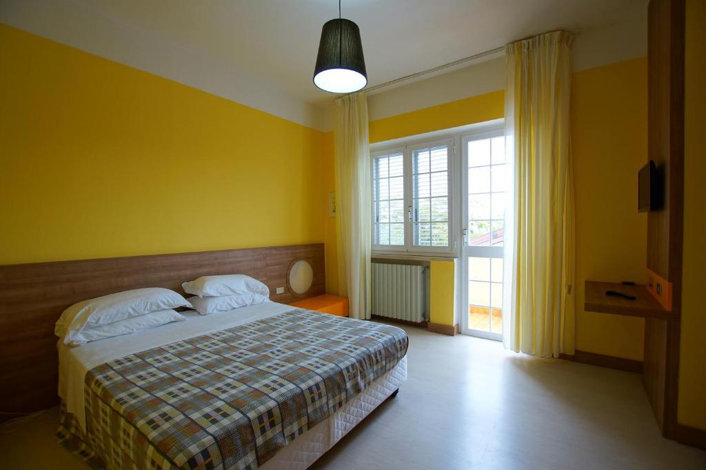 Country-House Pecora Nera Pensionat Mosciano SantʼAngelo Exteriör bild